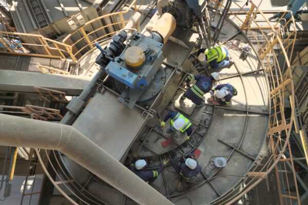 Dynamic Separator Guide Vanes in Cement Mill-6 Dynamic Separator Guide Vanes in Cement Mill